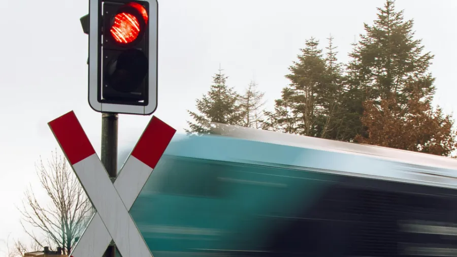 Train passing signal after failure
